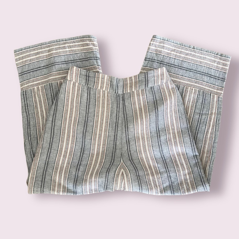 Elegant Striped Cropped Pants in Gray and Cream